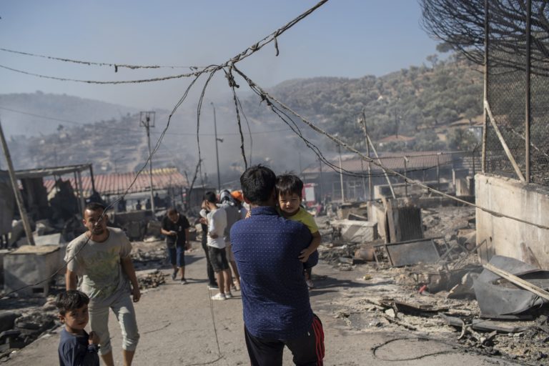 Ανθρωπιστική καταστροφή στη Μόρια: Έτοιμη να συνδράμει η Ευρώπη