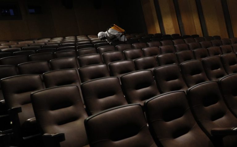 Cineworld σε αναστολή εργασίας – Χάνονται έως και 45.000 θέσεις εργασίας