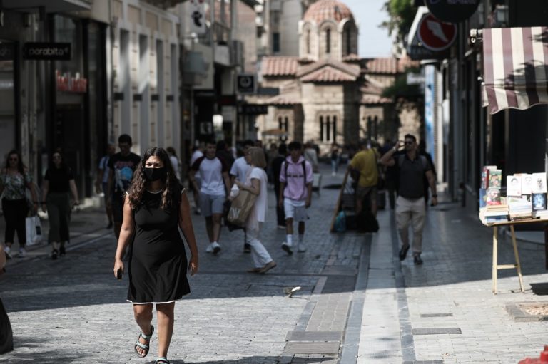 Σε υψηλό επίπεδο τα κρούσματα στην Αττική – Σε εφαρμογή τα νέα μέτρα (video)