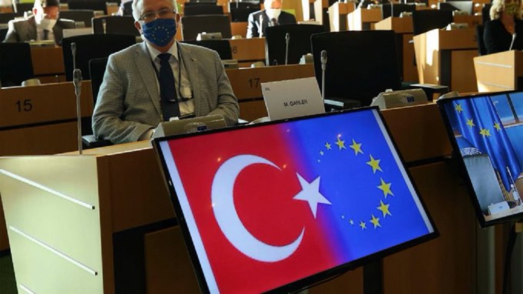 Το Μεταναστευτικό αιχμή των τουρκικών αξιώσεων ενόψει της Συνόδου Κορυφής της ΕΕ