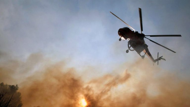 Φ. Καραϊωσηφίδης, αεροναυπηγός: Τα αεροπλάνα και τα ελικόπτερα δεν σβήνουν τις φωτιές – Οι άνθρωποι στο έδαφος τις ελέγχουν