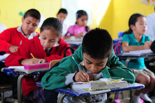 Παγκόσμια Τράπεζα: Απειλή ο κορονοϊός για την εκπαίδευση των παιδιών στις φτωχότερες χώρες