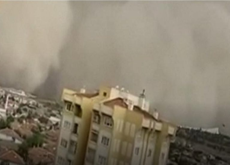 Τουρκία: Σπάνια αμμοθύελλα «σκέπασε» την Άγκυρα