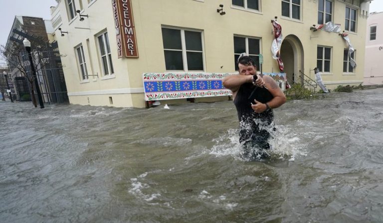Τυφώνας Σάλι: «Χτύπησε» Αλαμπάμα και Φλόριντα