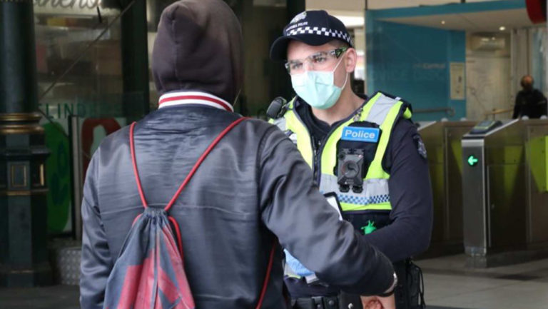 Αυστραλία: Μειώνονται τα κρούσματα κορονοϊού, παραμένουν τα αυστηρά μέτρα στη Μελβούρνη