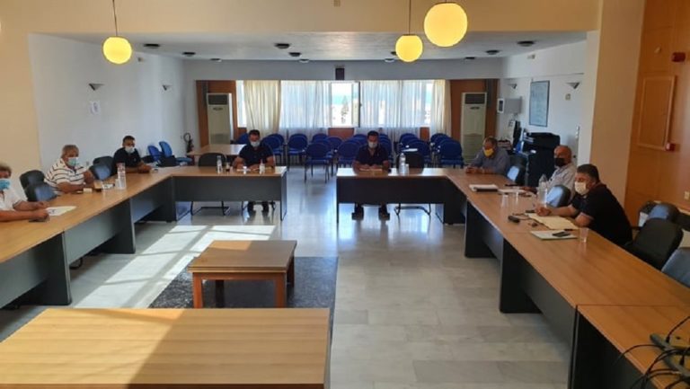 Χερσόνησος: Συζήτησαν το ασφαλές άνοιγμα των σχολείων