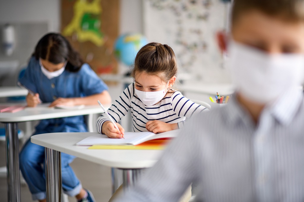 Έρευνα: Αυξημένα περιστατικά λοιμώξεων ανώτερου αναπνευστικού σε παιδιά κατά την επικράτηση της «Όμικρον»