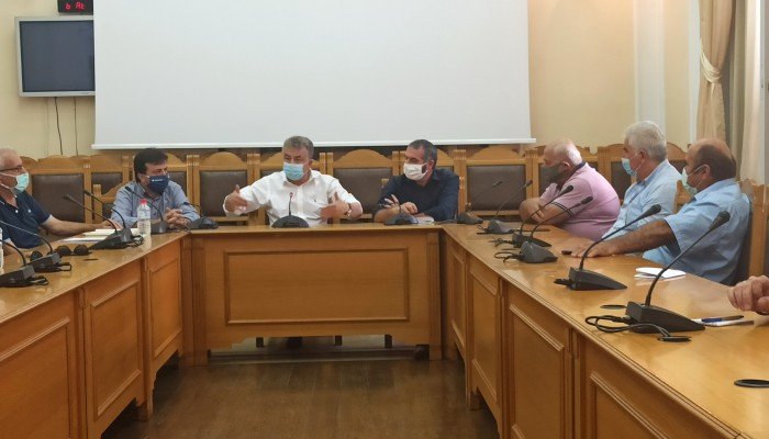 Περιφέρεια Κρήτης: Συνάντηση για ελαιοκομική περίοδο και προστασία από τον δάκο