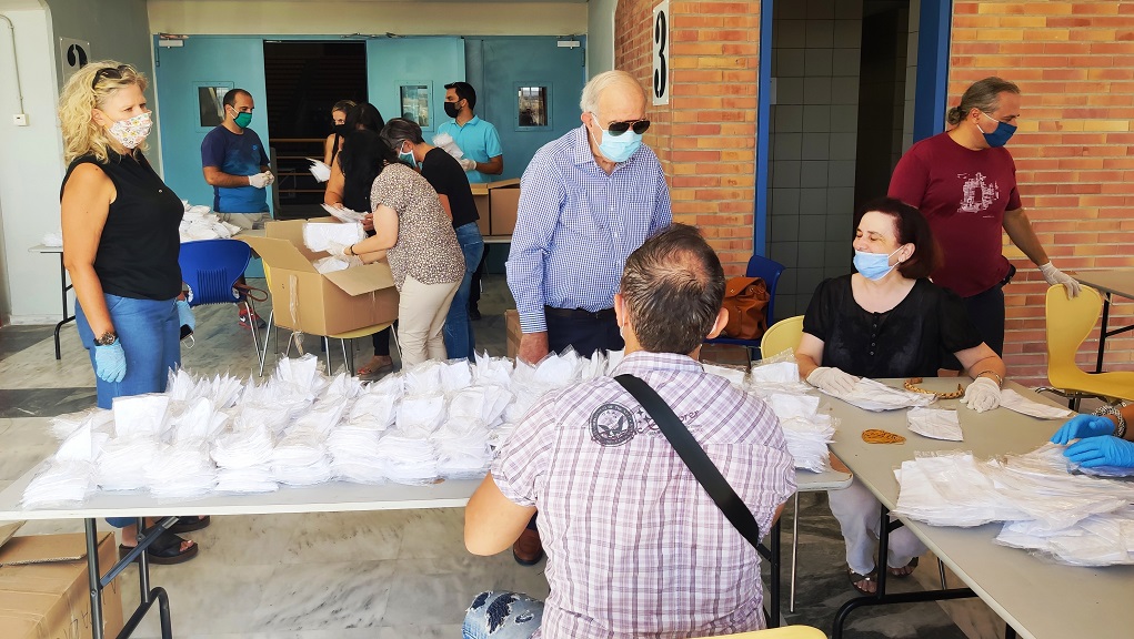 Ηράκλειο: Μοιράστηκαν οι μάσκες σε δήμους και σχολεία