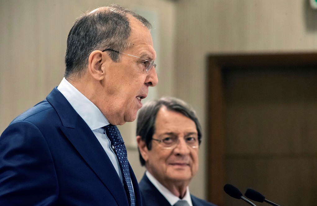 Οι άριστες σχέσεις Κύπρου-Ρωσίας στη συνάντηση Αναστασιάδη-Λαβρόφ – Παρασημοφόρηση του Ρώσου ΥΠΕΞ