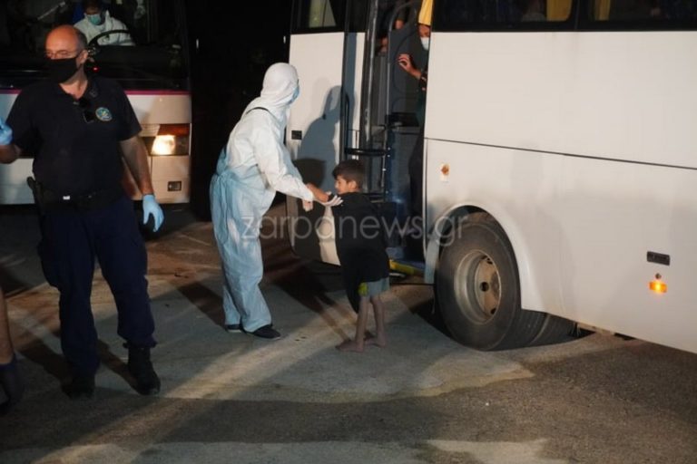 Χανιά: Στο κλειστό Κολυμβητήριο Ακρωτηρίου οι μετανάστες που διασώθηκαν στην Παλαιόχωρα