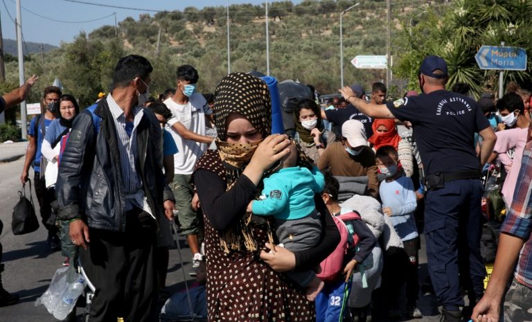 Bild: Η Γερμανία εξετάζει το ενδεχόμενο να πάρει χιλιάδες πρόσφυγες από τη Μόρια