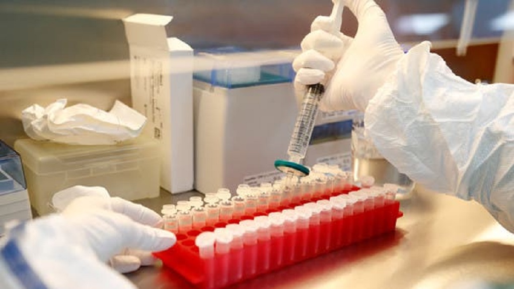 “Κούρσα” 45 εμβολίων για τον κορονοϊό στη Ρωσία – 40.000 εθελοντές μόνο για μια δοκιμή