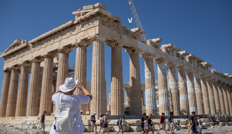 Στην τελική φάση ο ανελκυστήρας πλαγιάς στην Ακρόπολη