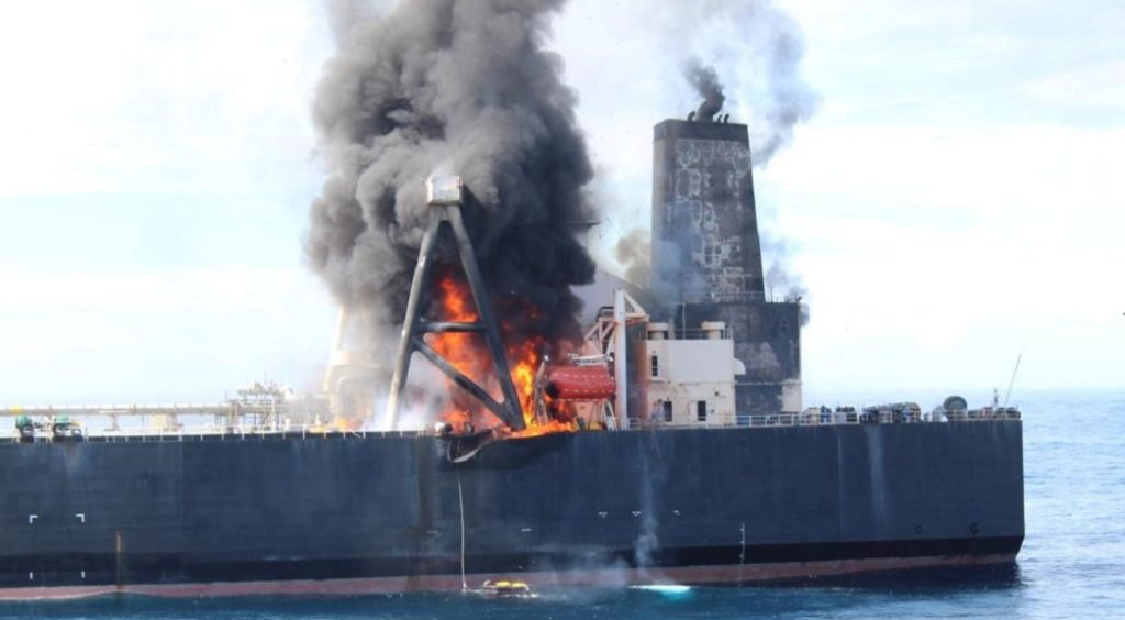 Πυρκαγιά σε δεξαμενόπλοιο στη Σρι Λάνκα-Αναφορά για 1 νεκρό-Σώοι οι 5 Έλληνες μέλη του πληρώματος (video)