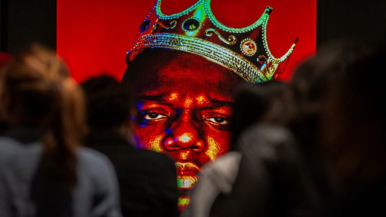 594.750 δολάρια πουλήθηκε το στέμμα του Notorious B.I.G.