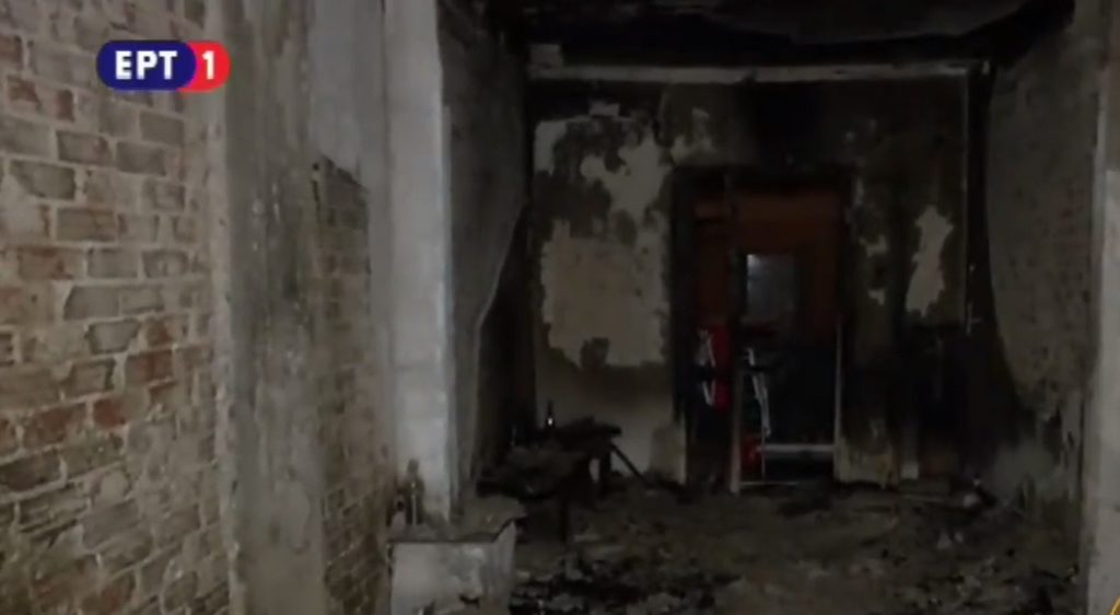 Θεσσαλονίκη: Μεγάλη πυρκαγιά σε διαμέρισμα – 12 άτομα απεγκλωβίστηκαν