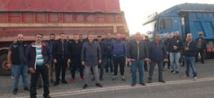 Κοζάνη: Συνεχίζουν την διαμαρτυρία οι ιδιοκτήτες φορτηγών – Αποχή εργολάβων στο ορυχείο Νοτίου Πεδίου
