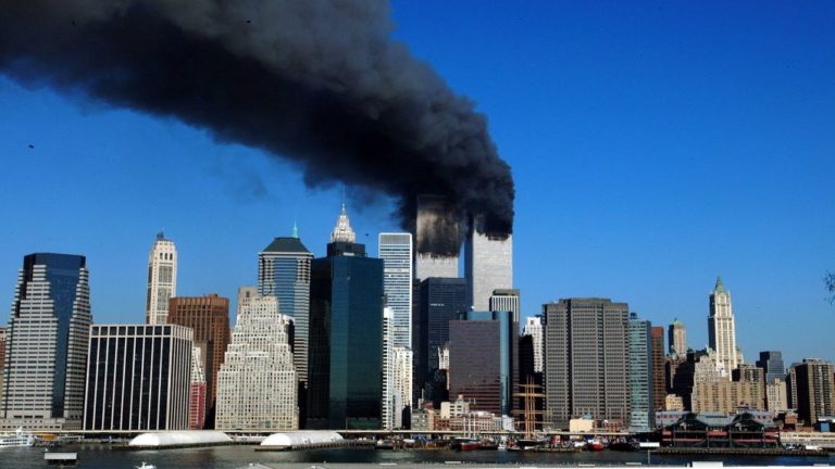 11 Σεπτεμβρίου 2001: Όταν κατέρρευσαν οι Δίδυμοι Πύργοι (video)