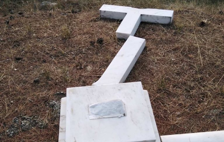 Βανδαλισμός στο Τατόι – Άμεσα η αποκατάσταση του μνημείου