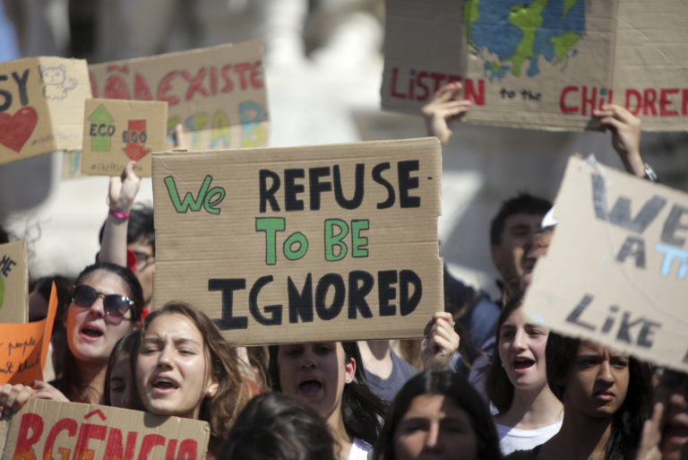 Κλιματική Αλλαγή: Αγωγή κατά 33 χωρών κατέθεσαν έξι παιδιά και νέοι από την Πορτογαλία