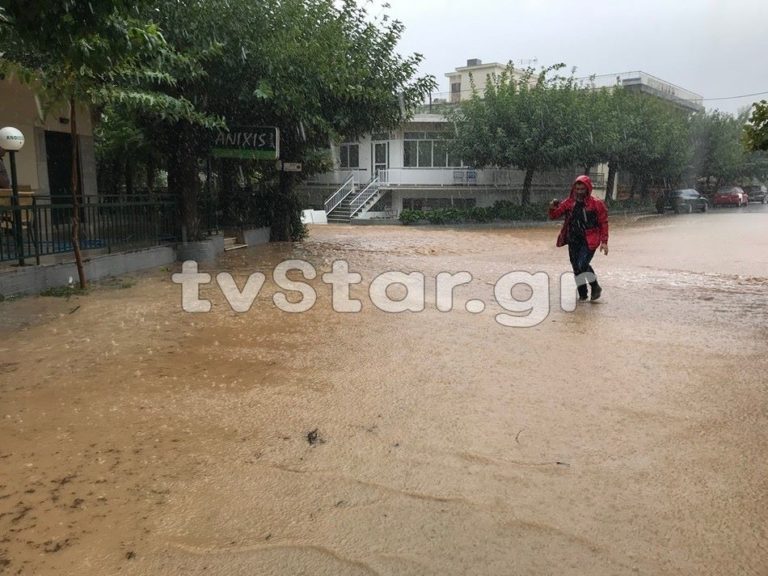 Φθιώτιδα – Ιανός: Εγκλωβίστηκαν πολίτες σε αυτοκίνητα και κατοικίες