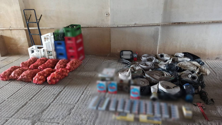 Φλώρινα: Συνελήφθη με αδασμολόγητα τσιγάρα, κλεμμένα τρόφιμα, ποτά και εργαλεία