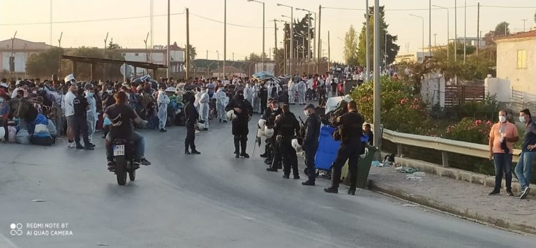 Μεγάλη προσέλευση αιτούντων άσυλο στη νέα δομή – Συνεχίζεται η επιχείρηση της αστυνομίας