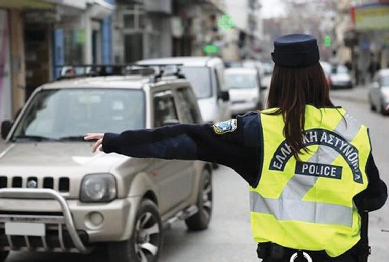 Θεσσαλονίκη: Λεωφορείο του ΟΑΣΘ συγκρούστηκε με αυτοκίνητο