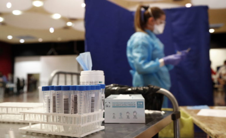 Γαλλία: Δοκιμές νέου τεστ που ανιχνεύει τον κορονοϊό σε 40 λεπτά