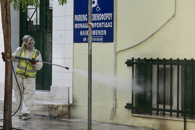 Εισαγγελική έρευνα για τα κρούσματα στο γηροκομείο –  Σε καραντίνα 5 χωριά σε Θήβα και Χαλκίδα