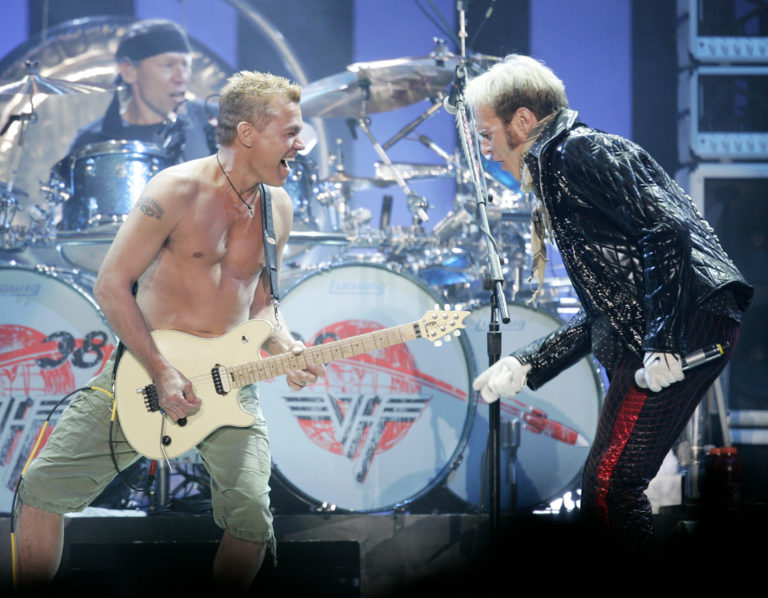 Πέθανε ο Eddie Van Halen, κιθαρίστας-μύθος του hard rock