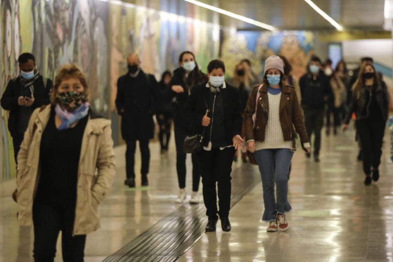 Οι ασιατικές χώρες δρουν αποτελεσματικότερα στην εφαρμογή μέτρων κατά του κορoνoϊού