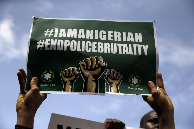 Νιγηρία: Καταγγελίες για πυροβολισμούς και νεκρούς στη διάρκεια των διαδηλώσεων κατά της αστυνομικής βίας