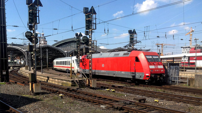 Εξουδετέρωση εκρηκτικού μηχανισμού σε τρένο στην Κολονία
