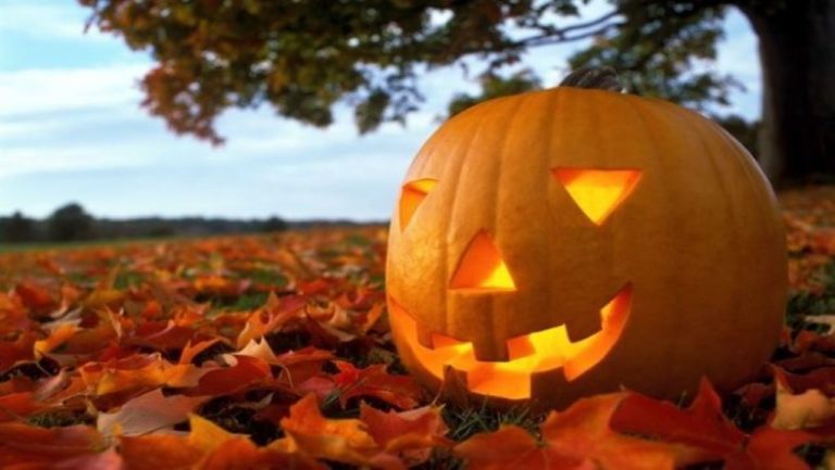 Χωρίς Halloween οι περιοχές της Αγγλίας που βρίσκονται στο υψηλότερο επίπεδο lockdown