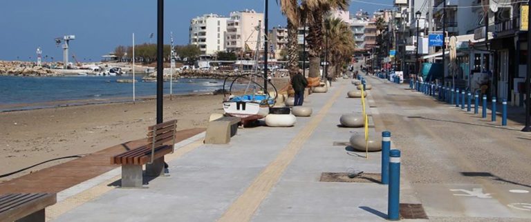 Χανιά: Εργασίες συντήρησης οδοστρώματος στην Ακτή Παπανικολή