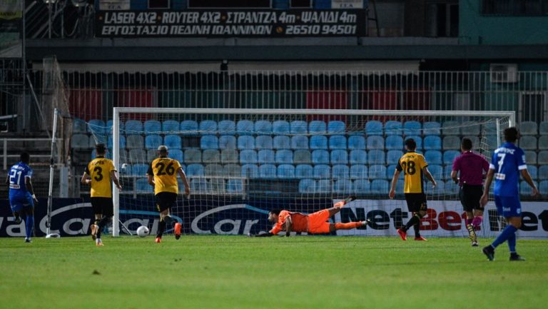 Η ΑΕΚ πέρασε με 1-0 από τα Γιάννενα και πλησίασε στην κορυφή