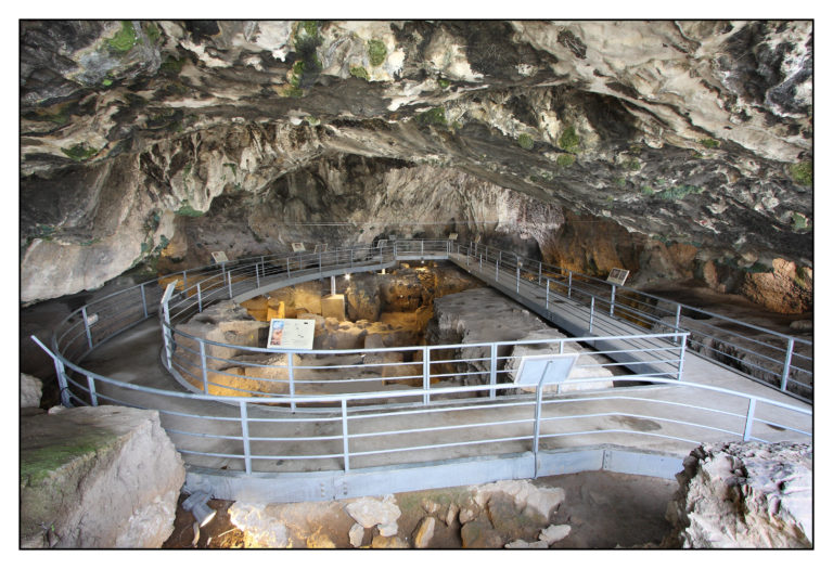 Τρίκαλα: Πώς τρέφονταν τα 43 άτομα που έζησαν στη νεολιθική εποχή στο σπήλαιο της Θεόπετρας
