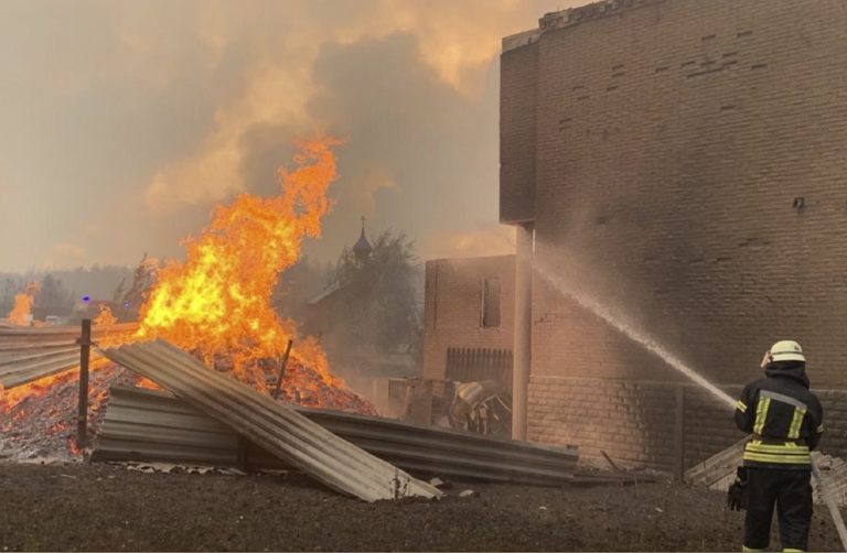 Ουκρανία: 8 νεκροί από πυρκαγιές στο Λουχάνσκ