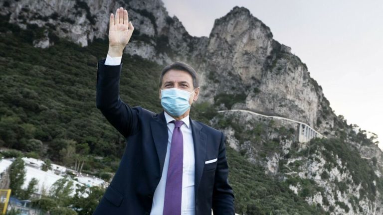Ο Πρωθυπουργός Κόντε στο Κάπρι