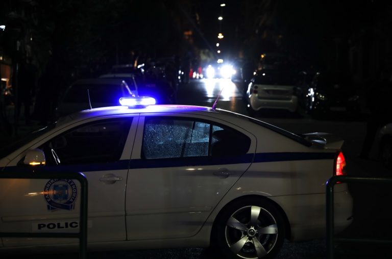 Ληστές εισέβαλαν με αυτοκίνητο σε κάβα στη Θεσσαλονίκη( video)