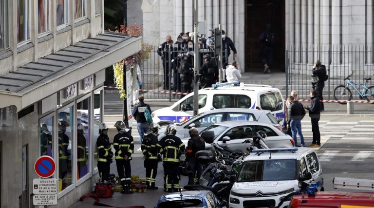 Γαλλία: Τρεις νεκροί από επίθεση σε εκκλησία στη Νίκαια – Αποκεφαλισμός του ενός θύματος