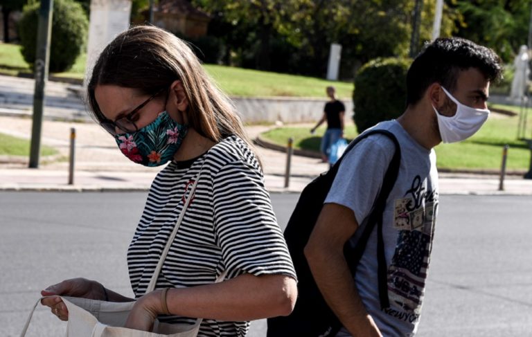 Μέτρα στο “κόκκινο” – Διευκρινίσεις για μετακινήσεις, λιανεμπόριο, αθλητισμό