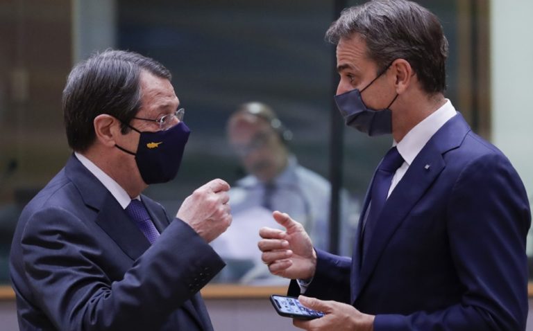 Ελλάδα-Κύπρος πιέζουν για ενεργοποίηση κυρώσεων πριν τον Δεκέμβριο-Σε στάση αναμονής η ΕΕ