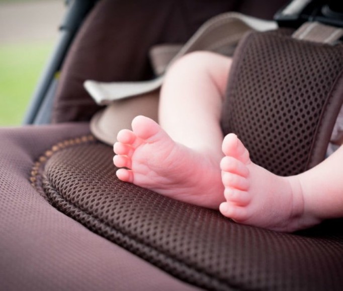 Σέρρες: Αυτοκίνητο παρέσυρε καρότσι με μωρό πάνω σε διάβαση