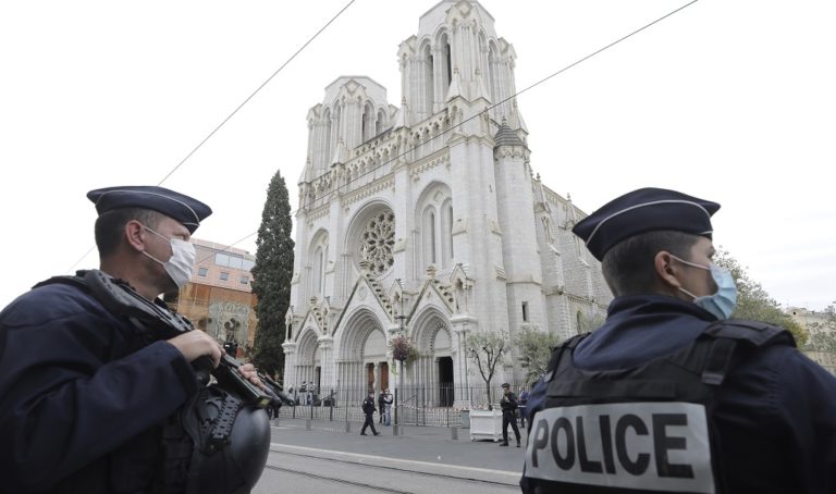Μπαράζ τρομοκρατικών επιθέσεων – Σε ύψιστο συναγερμό η Γαλλία (video)