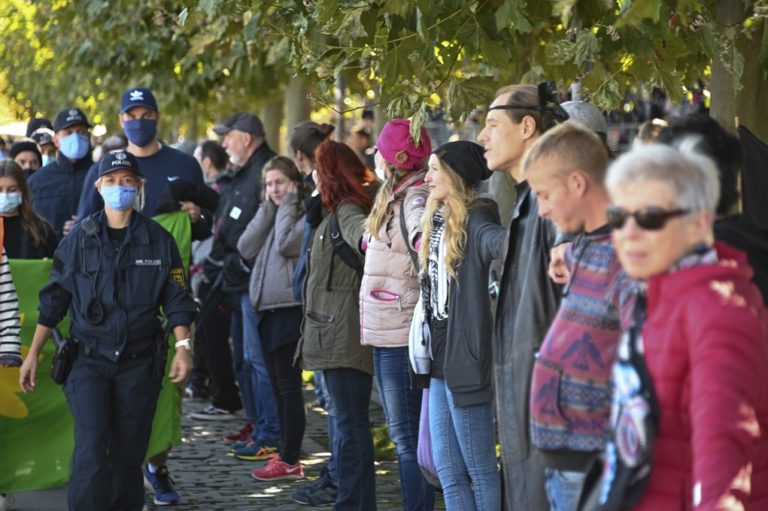 1230 κρούσματα κορονοϊού μετά από παραδοσιακή συναυλία στην Ελβετία