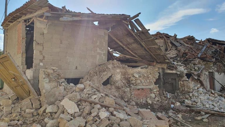 Live: Σεισμός 6,7  Ρίχτερ – Εκτεταμένες ζημιές – Ο Νίκος Χαρδαλιάς μεταβαίνει στη Σάμο