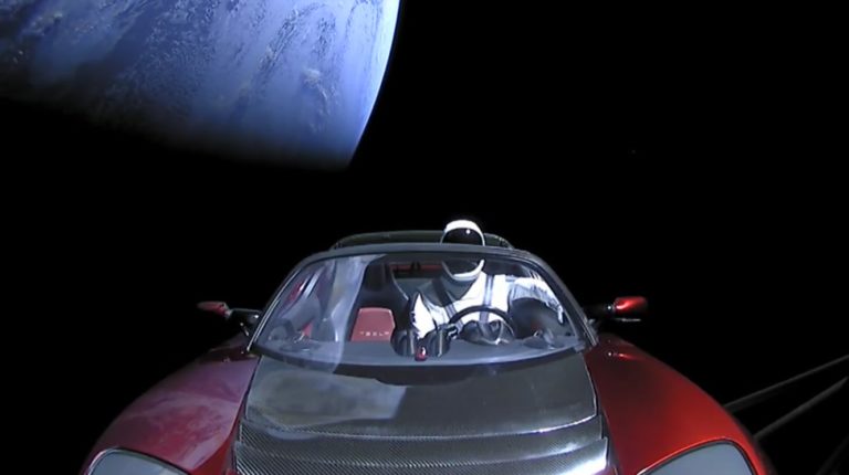 Το Tesla Roadster μόλις πέρασε πολύ κοντά από τον Άρη
